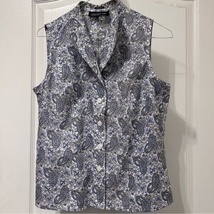 Jones New York Collection blue paisley pattern sleeveless button down blouse